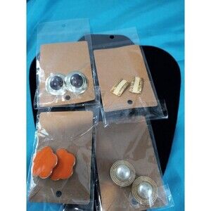 Lot of 4 Stud Earrings.